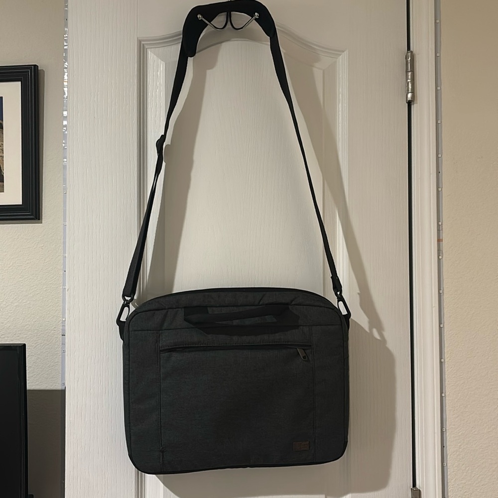 Case Logic laptop/book-bag